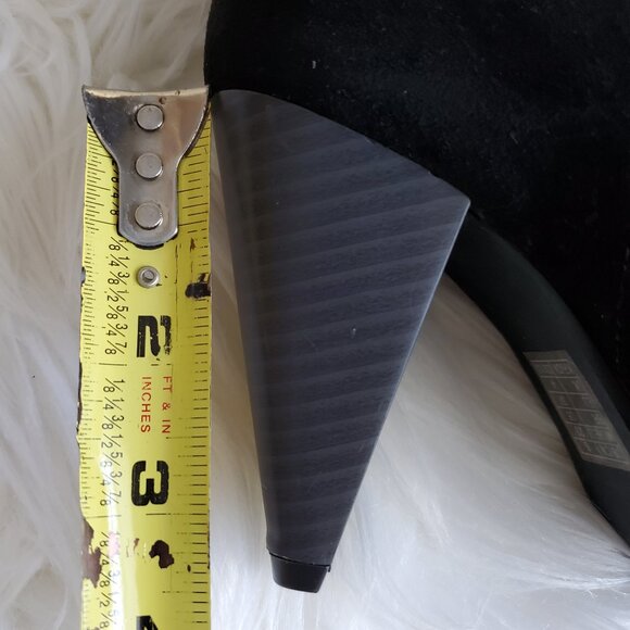 Forever 21 Black Suede Heeled Pull On Ankle Boots SZ 6 - Picture 11 of 12